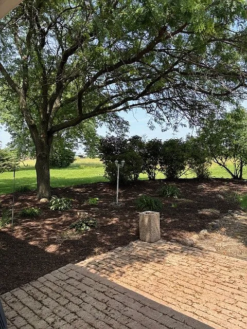 4 bed, 2.5 bath, 1944 sqft, $2,650 — Photo 3
