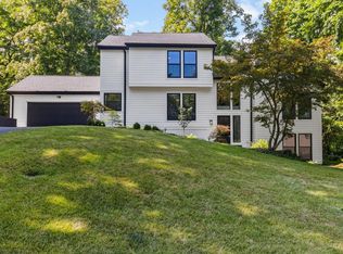 7021 Royalgreen Dr, Cincinnati, OH 45244