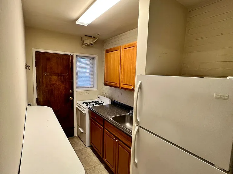 2623 Kensington Ave — Photo 5