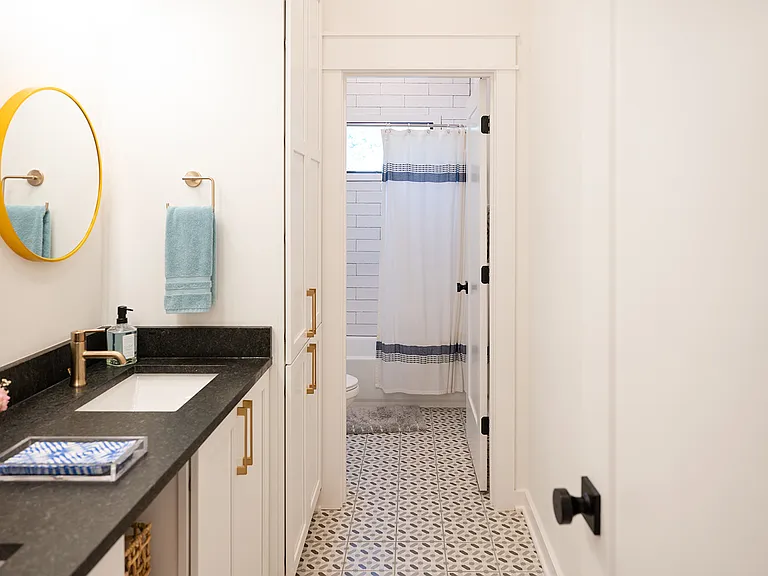 Guest Bathroom Upstairs