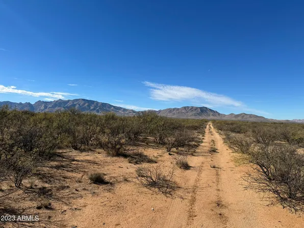 .86 Acre E No Name Road #6, Cochise, AZ 85606