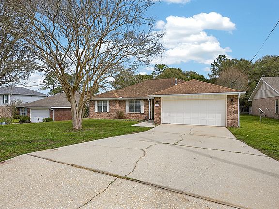 3rd image of 4717 Whitewater Ln