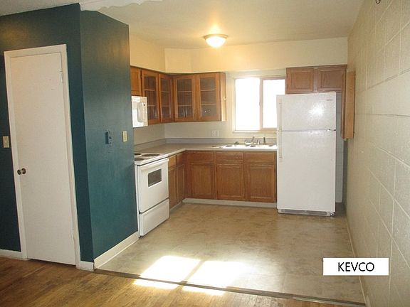 3rd image of 419 Laporte Ave APT C
