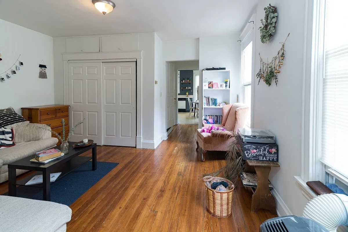 Building Photo - 420 Ada St #2
