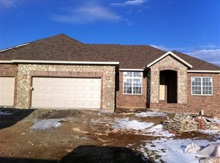 1662 N Waterstone Ave, Springfield, MO 65802