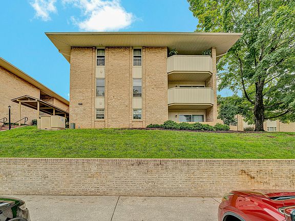 2nd image of 5260 Crossbow Cir Unit 7D