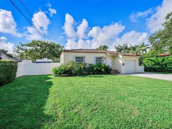 740 NE 112th St, Biscayne Park, FL 33161