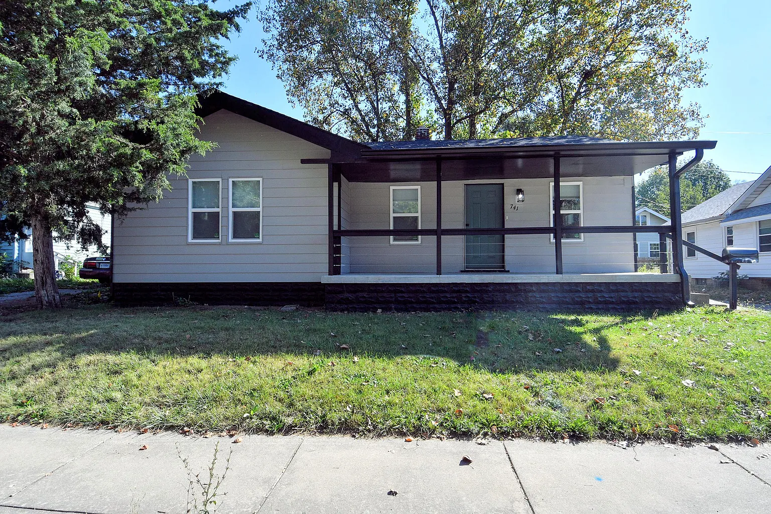 741 Carlyle Pl photo 1