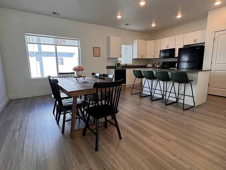 860 Place Townhomes — Photo 33
