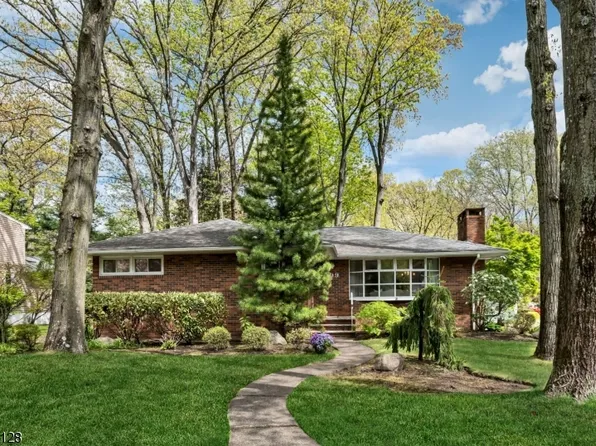399 Plaza Rd N, Fair Lawn Boro, NJ 07410