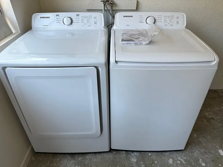 Washing machine / Dryer