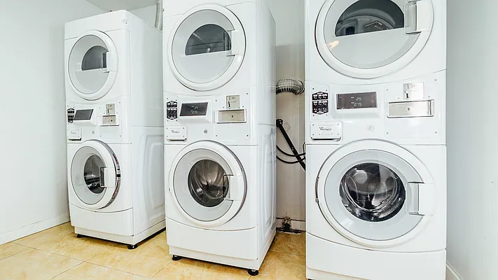 Rented by Nooklyn NYC LLC | media 48