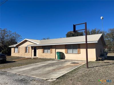105 E Hickory St, Lometa, TX, 76853