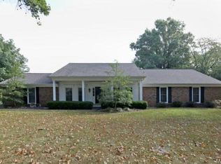 1626 Foxleigh Ct, Saint Louis, MO 63131