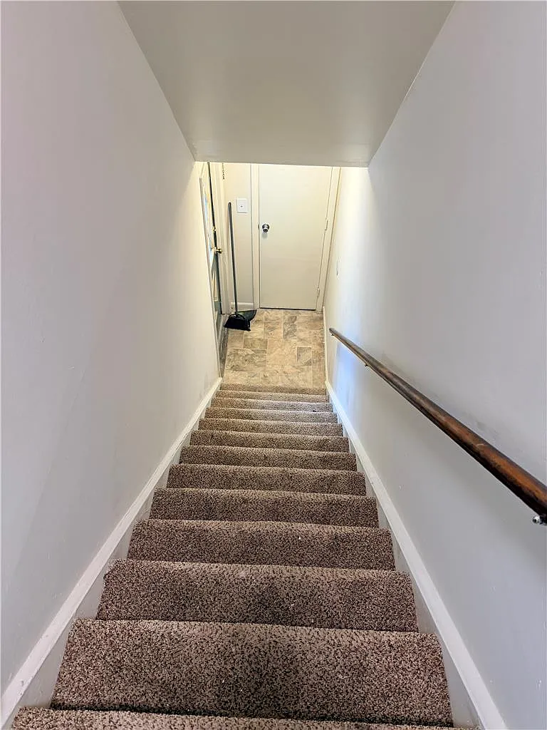 2 bed, 900 sqft, $1,500 — Photo 3