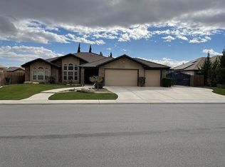 14715 Redwood Pass Dr, Bakersfield, CA