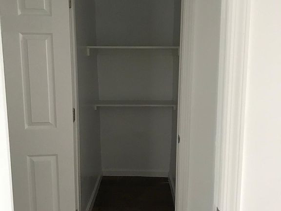 2nd image of 552 Morris Park Ave