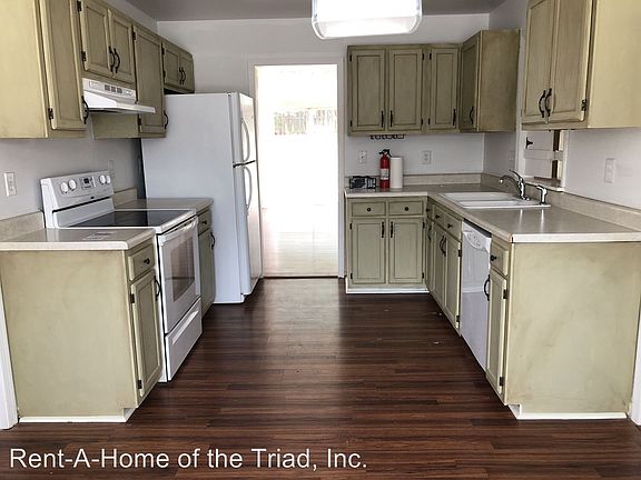 5th image of 5321 N Oaks Dr