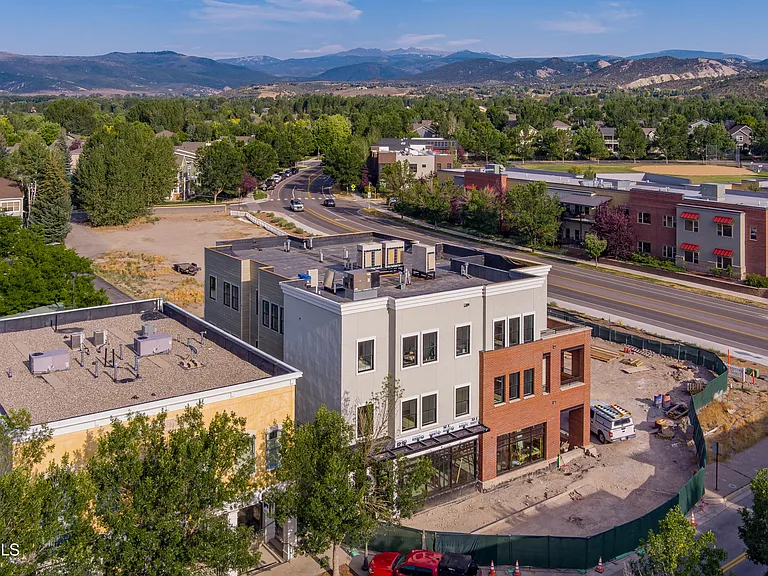 1200 Capitol St — Photo 32