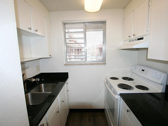 4th image of 840 N Washington St APT 301