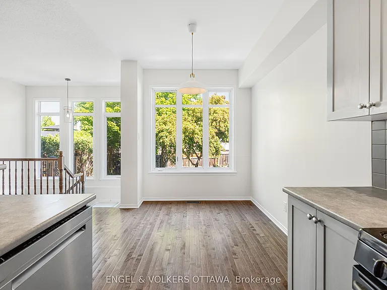 729 Nakina Way — Photo 21