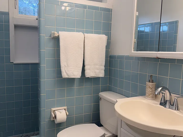 Magellan Dr — Photo 10