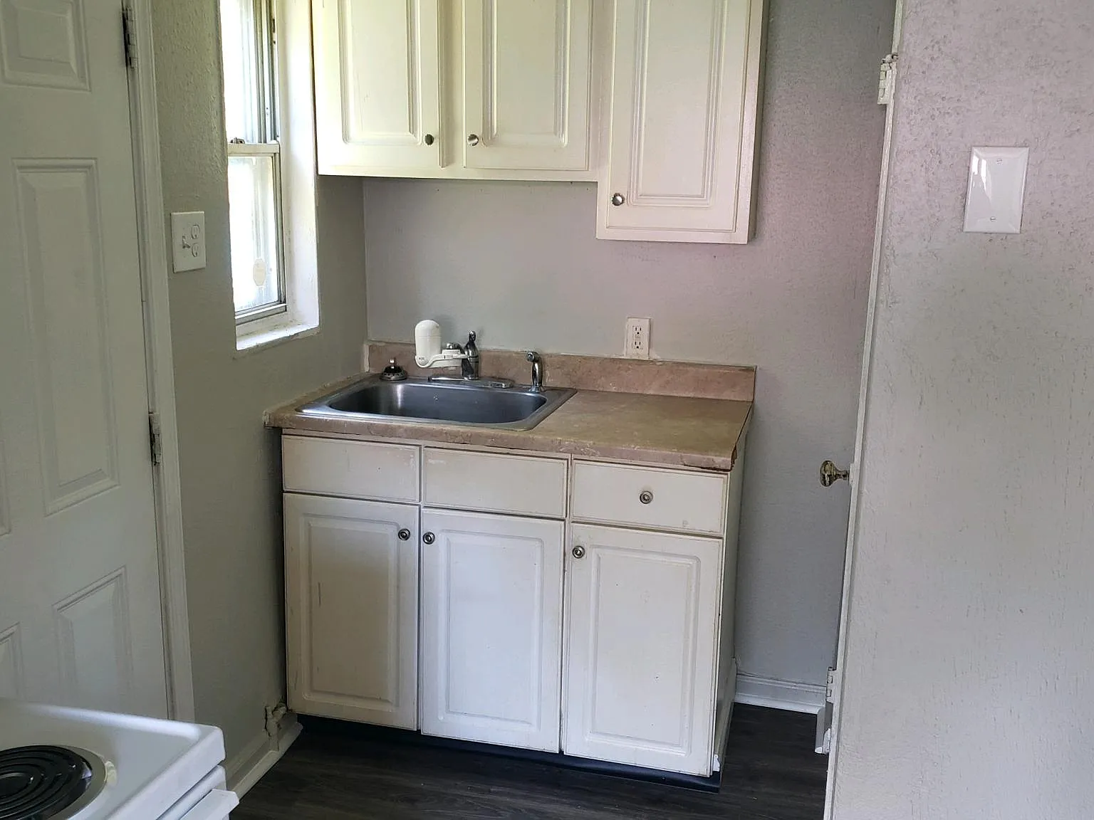 431 Howell Dr — Photo 3
