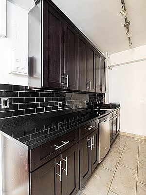5th image of 585 W End Ave #6E
