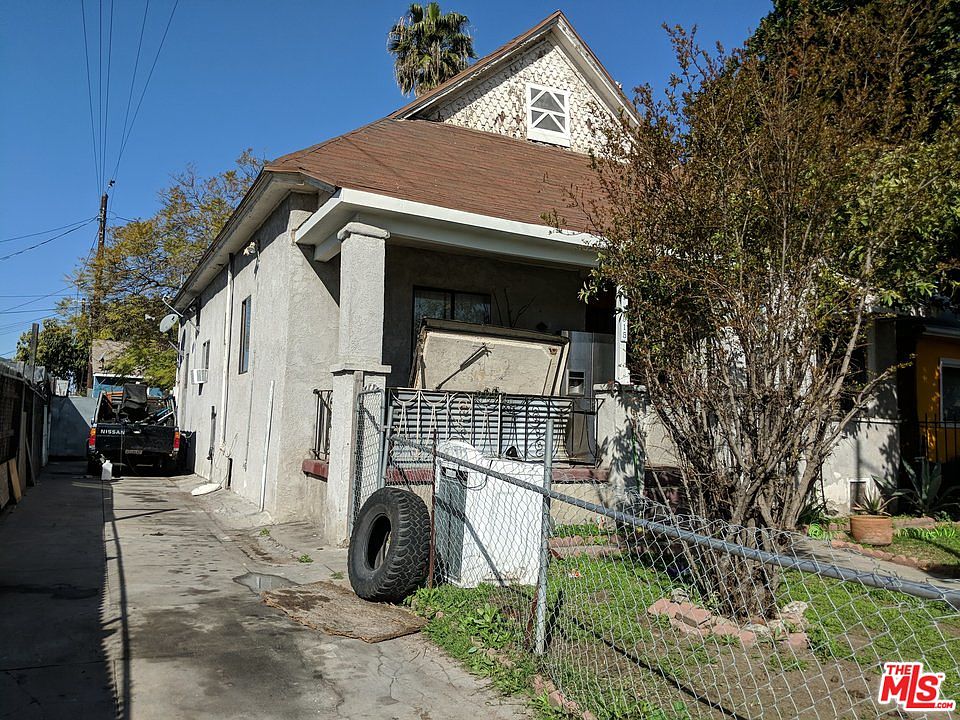 2nd image of 7915 S San Pedro St