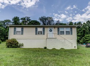 2435 Springwood Rd, Fincastle, VA 24090