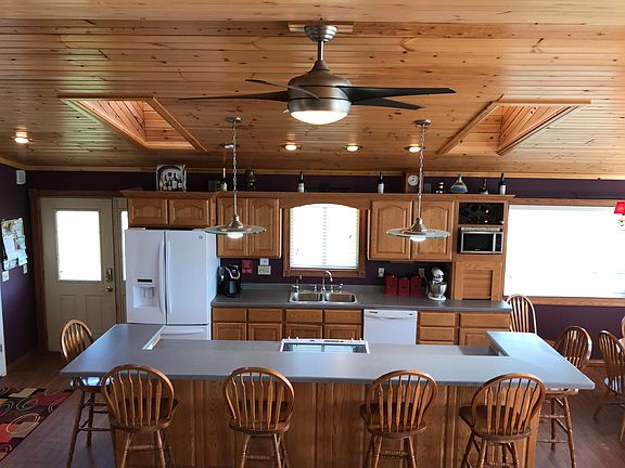 Large kitchen 2 pantries.