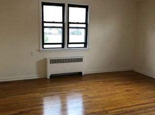 129 Cooper Dr APT 2A, New Rochelle, NY 10801