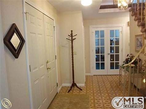 foyer.JPG