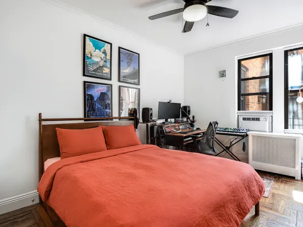 24-75 38th Street image 5 of 12