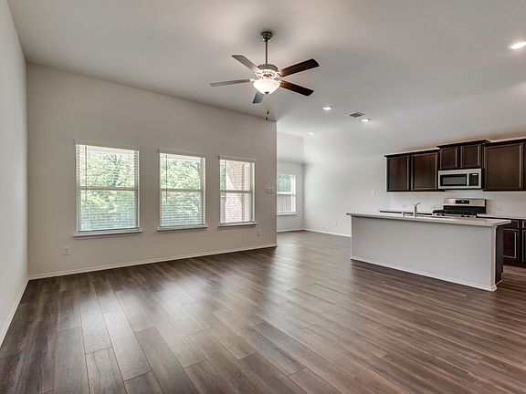 5th image of 1540 Acmite Ave