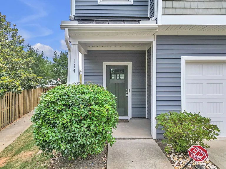 114 Lerner Ct — Photo 2