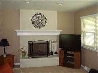 2nd image of 3325 Grandview Dr