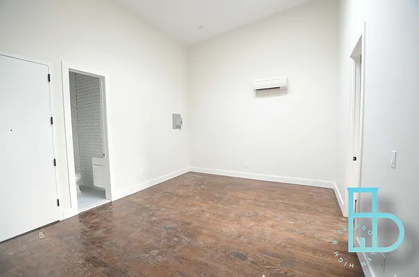 Rented by Miron Realty Group | media 92