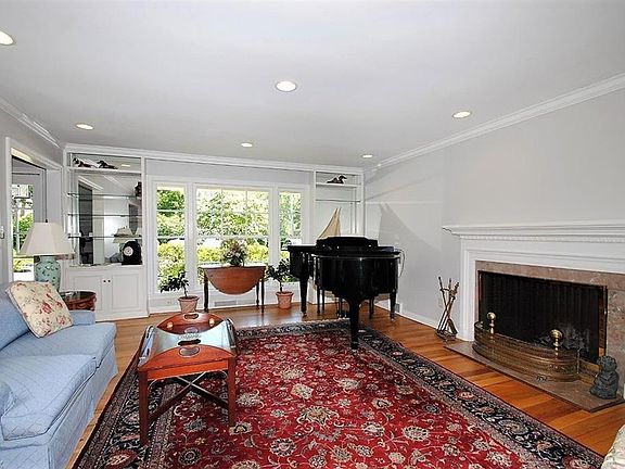 3rd image of 18503 Parkland Dr