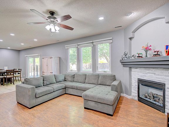 4th image of 10211 Mogollon Dr NW