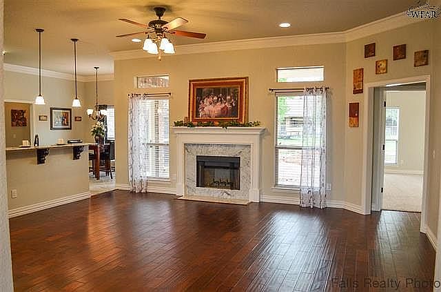1st image of 311 Driftwood Ln