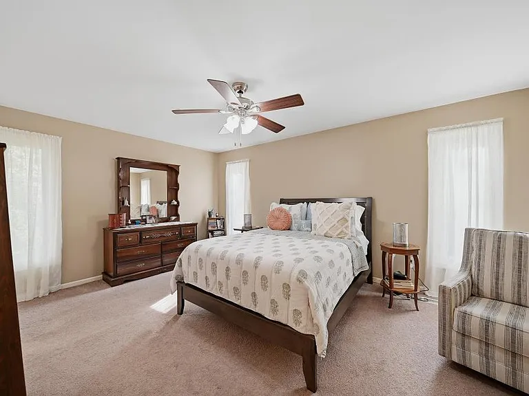 729 Alpine Dr — Photo 5