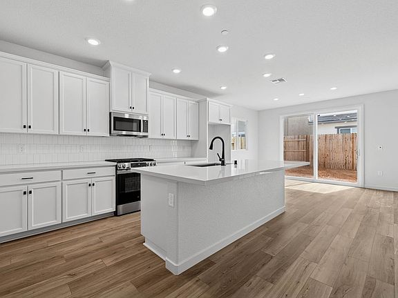 Riverblossom 460 Kitchen