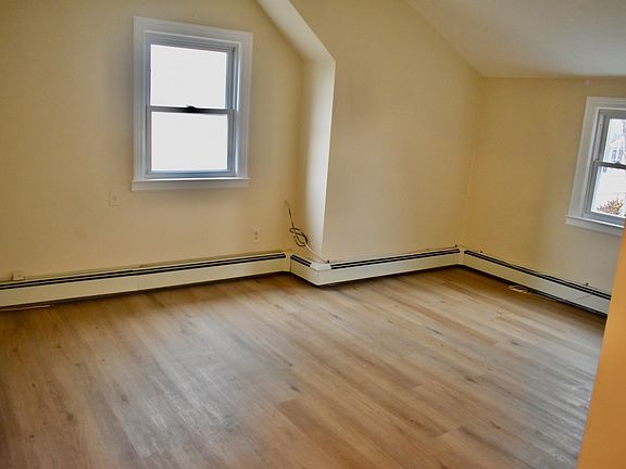 5th image of 149 E 9th St Floor 2