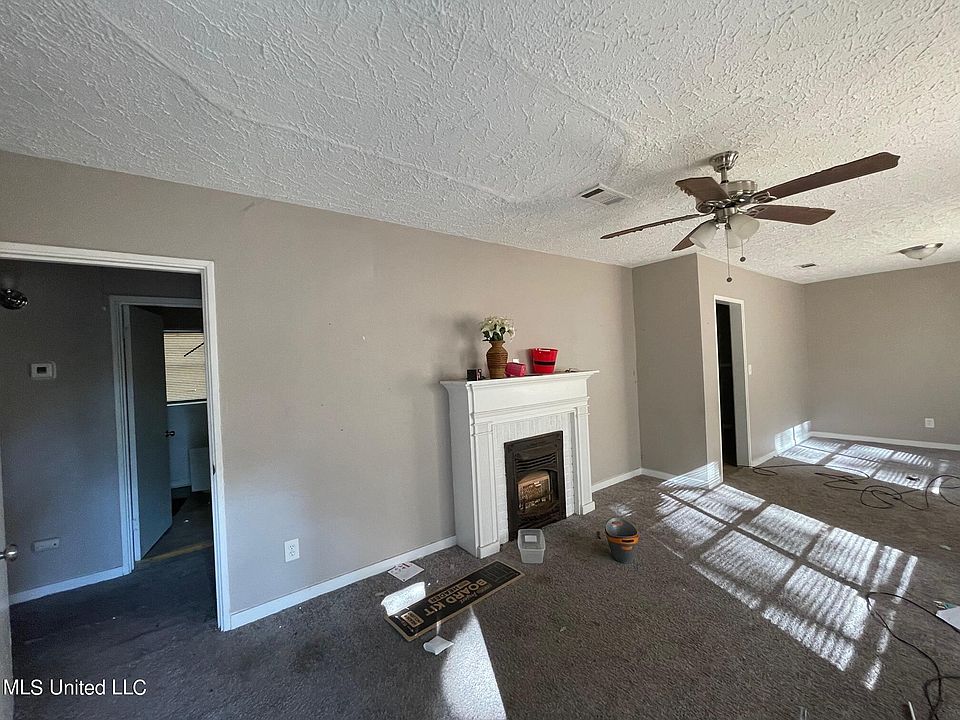 2nd image of 2675 Pinebrook Dr