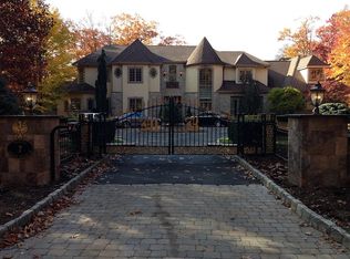 7 Burning Hollow Rd, Saddle River, NJ 07458
