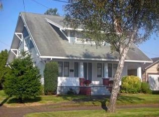 2304 8th St, Tillamook, OR 97141