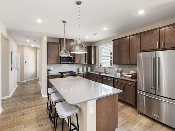 Beautiful Spacious Kitchen with Large Island