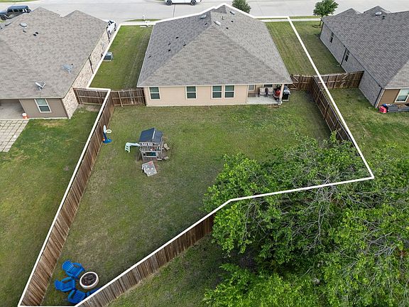 5th image of 802 Rustic Way