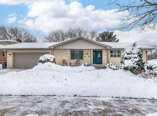 3116 Spring Valley Rd, Dubuque, IA 52001